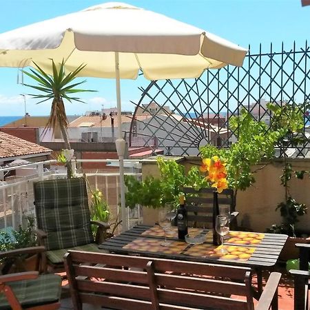 Apartamento Mediterraneo ปิเนดาเดมาร์ ภายนอก รูปภาพ