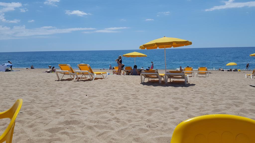 Apartamento Mediterraneo ปิเนดาเดมาร์ ภายนอก รูปภาพ
