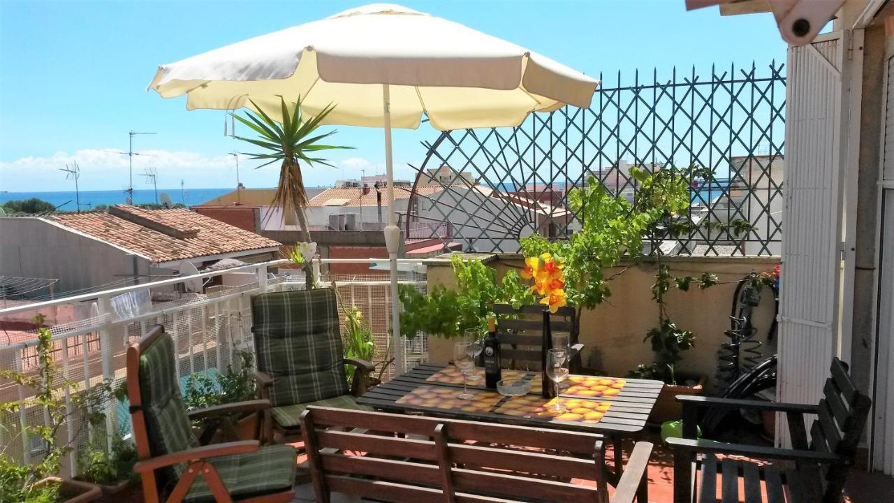 Apartamento Mediterraneo ปิเนดาเดมาร์ ภายนอก รูปภาพ