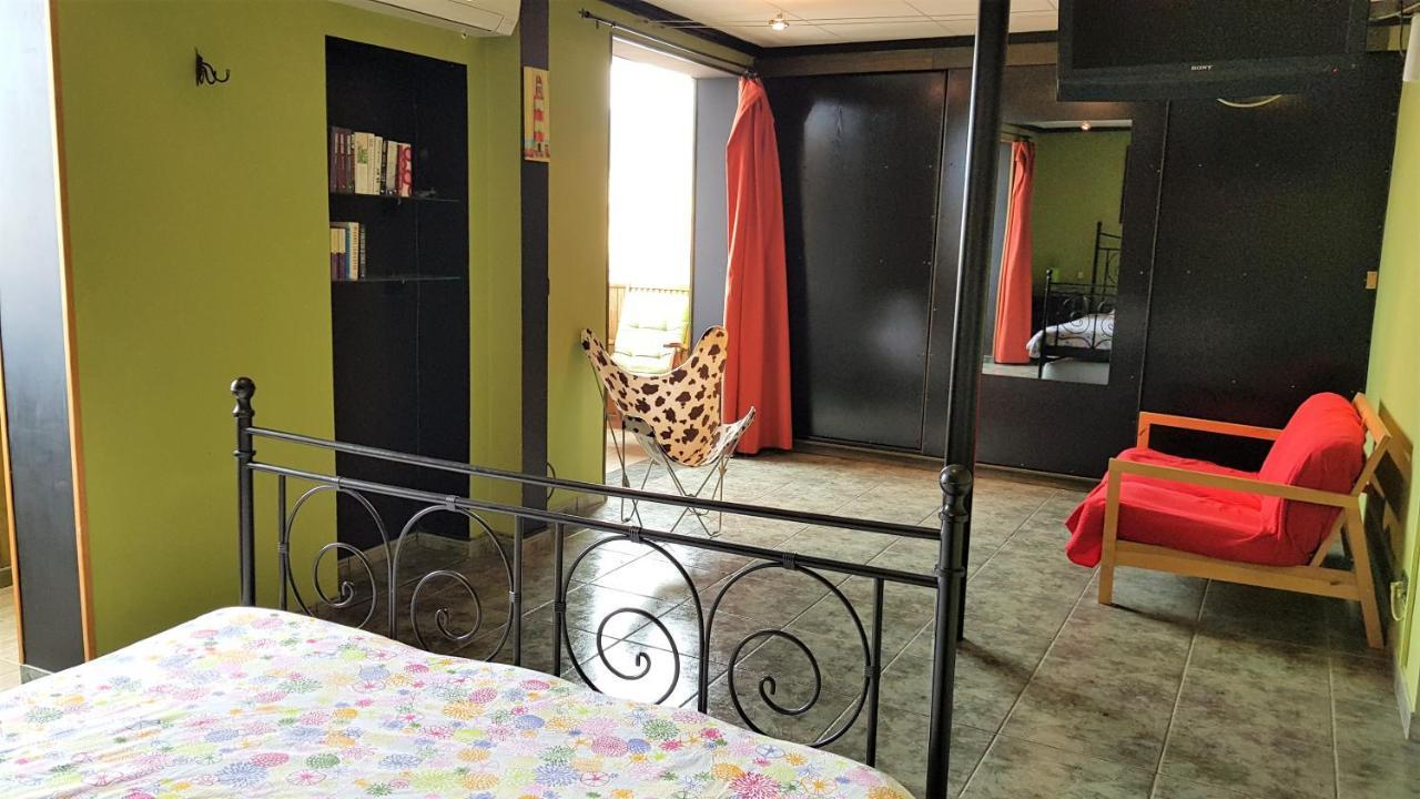 Apartamento Mediterraneo ปิเนดาเดมาร์ ภายนอก รูปภาพ